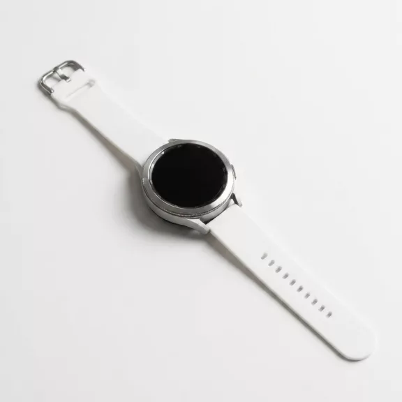 MYBANDZ Szilikon óraszíj fém csattal /fehér/ 20 mm