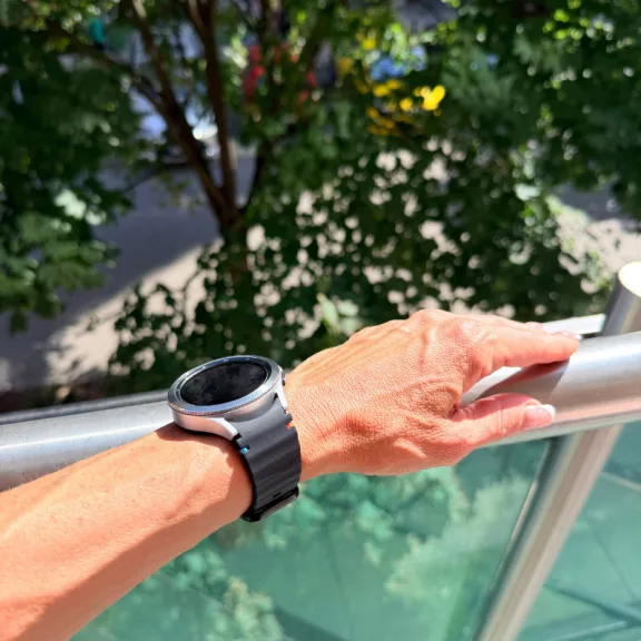 MYBANDZ Waves szilikon óraszíj-fekete/Samsung Galaxy Watch 4-5-6-7